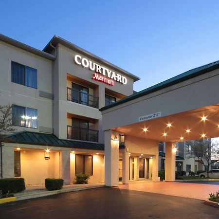 Отель Courtyard By Marriott Dayton North Экстерьер фото