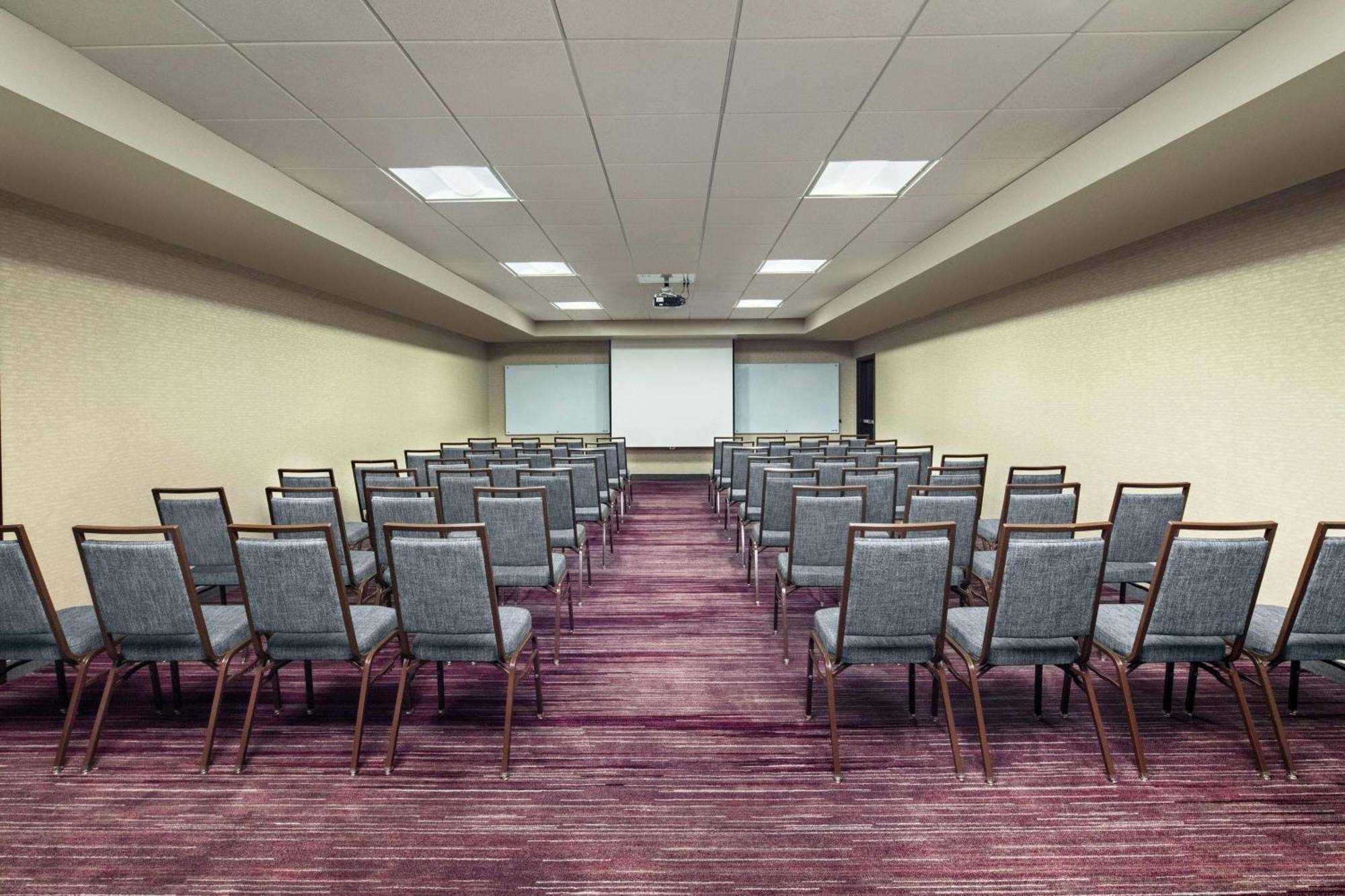 Отель Courtyard By Marriott Dayton North Экстерьер фото