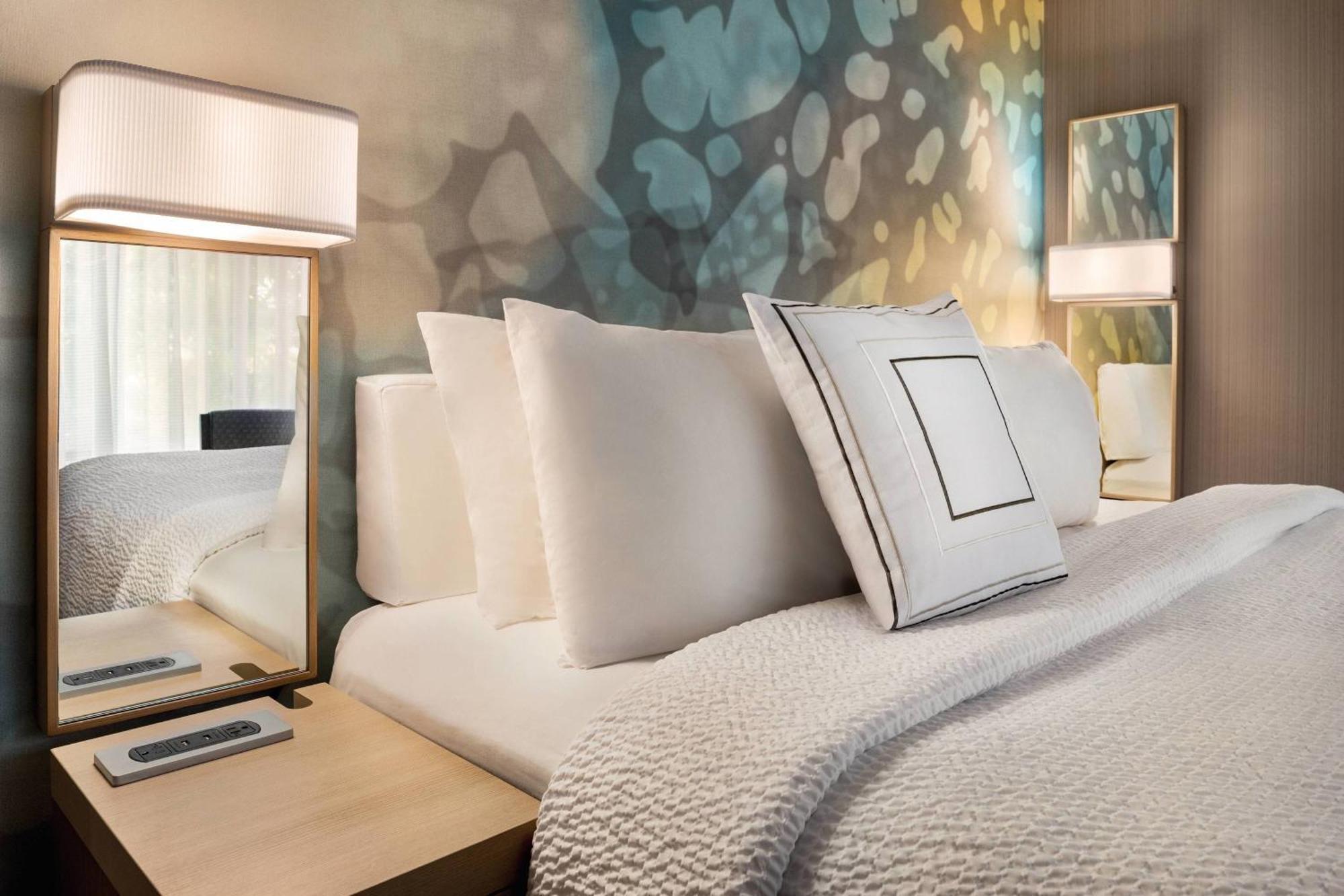 Отель Courtyard By Marriott Dayton North Экстерьер фото