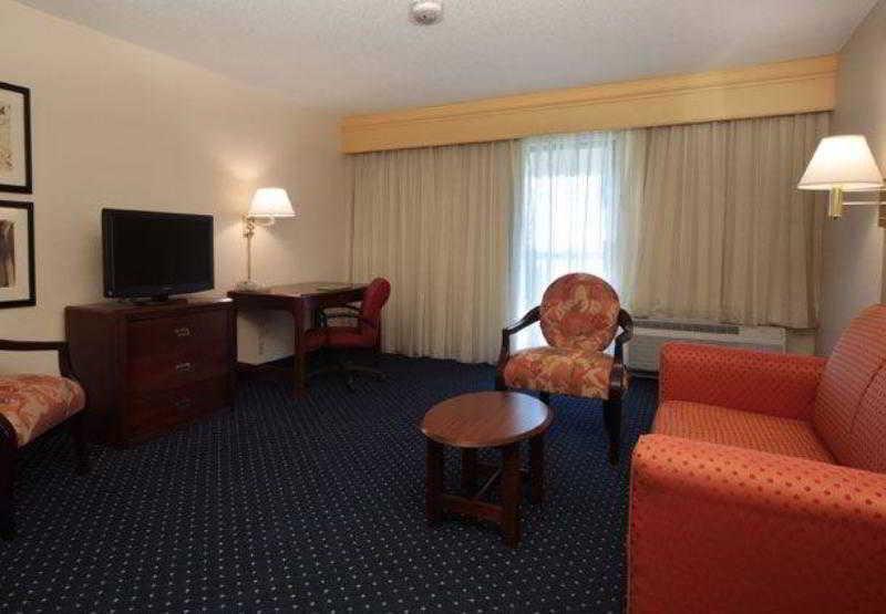 Отель Courtyard By Marriott Dayton North Номер фото