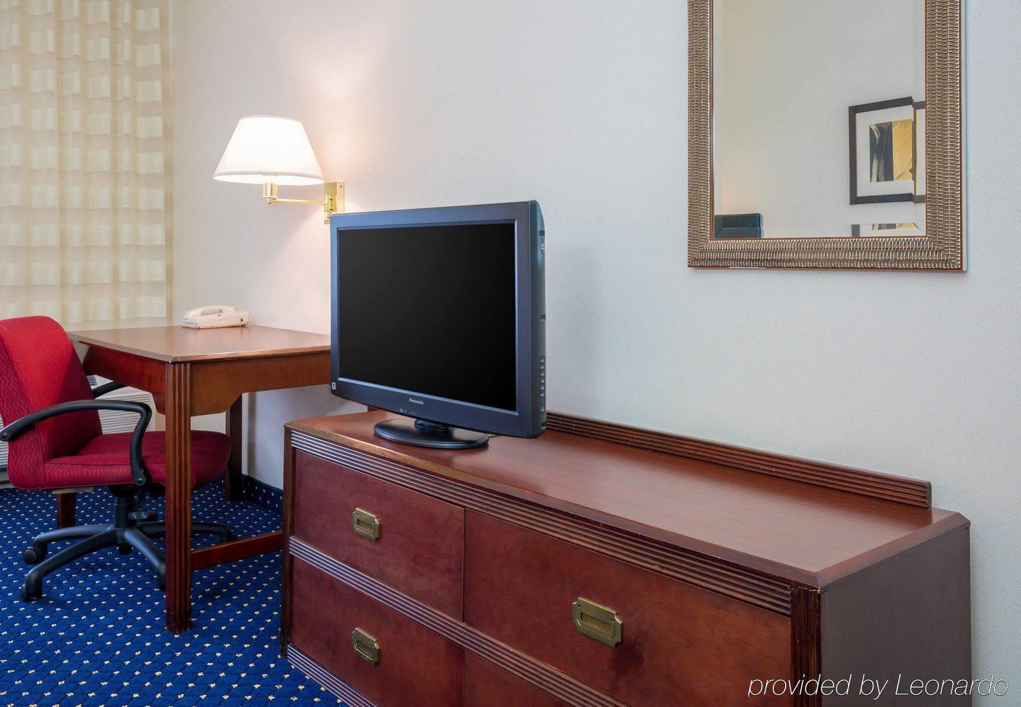 Отель Courtyard By Marriott Dayton North Экстерьер фото