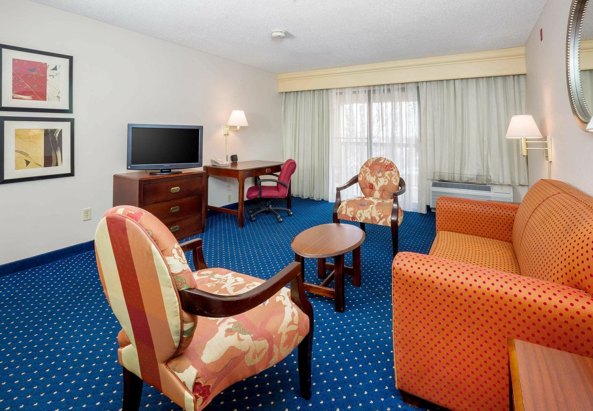 Отель Courtyard By Marriott Dayton North Экстерьер фото