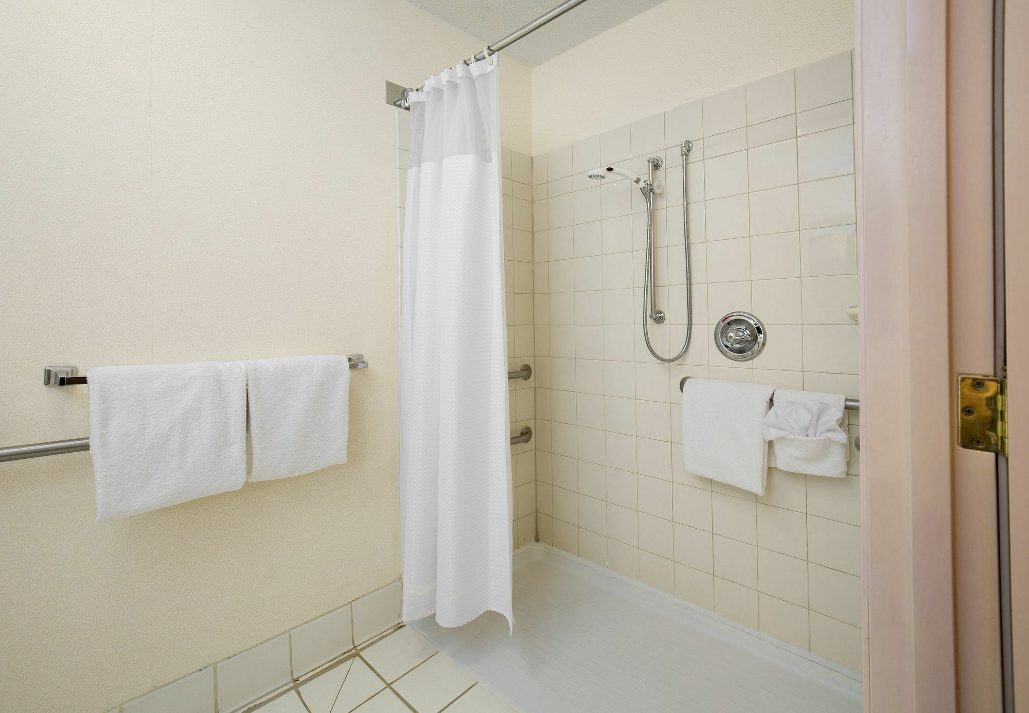 Отель Courtyard By Marriott Dayton North Экстерьер фото
